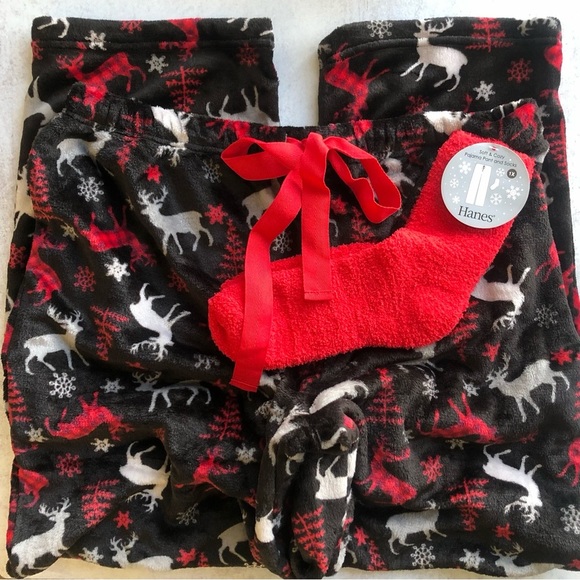 Holiday Reindeer Plush Fleece Pajama Pant & Cozy Socks Bundle, 1X NWT - Picture 2 of 6